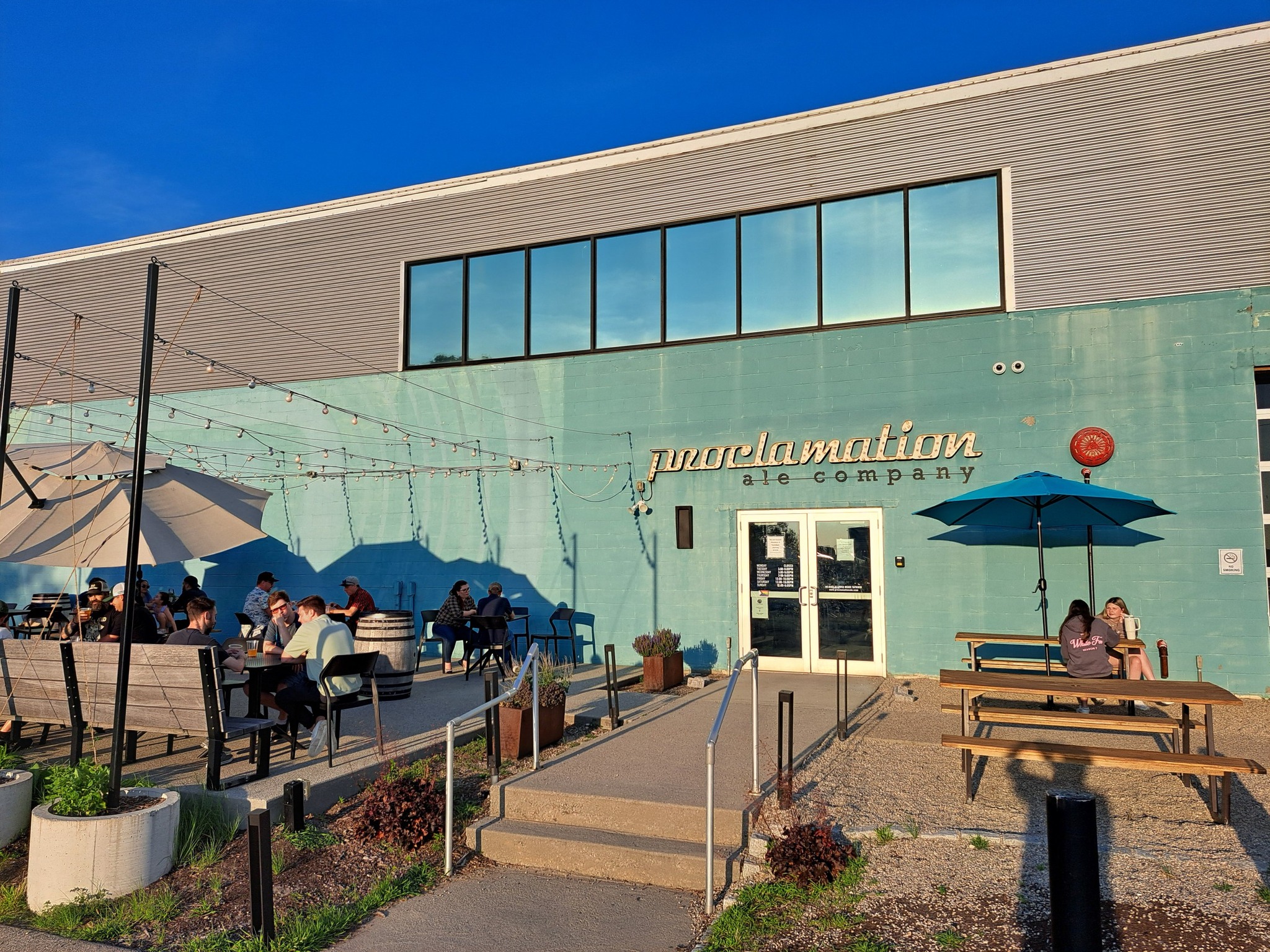 No photo description available.